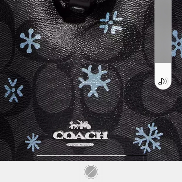 Coach Dempsey Drawstring Bucket bag - Picture 2 of 4